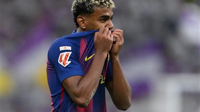 إصابة تقلق برشلونة.. لامين يامال يعاني من آلام العانة ويؤجل قرار الجراحة