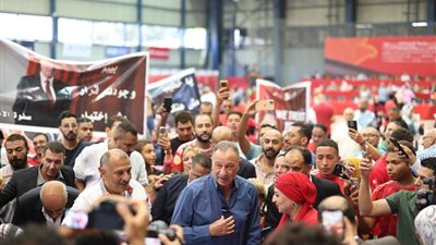 انتخابات النادي الأهلي لمجلس إدارة جديدة.. إقبال كثيف من أعضاء النادي ومشاركة حسن حمدي 