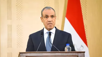 وزير الخارجية ومستشار الأمن القومي البريطاني يبحثان تعزيز التعاون الثنائي بين البلدين 