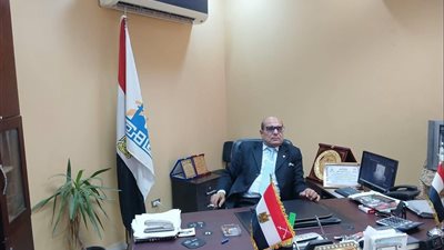 محافظ القاهرة يجدد تعيين سكرتير حي المعصرة تقديرًا لتفانيه في العمل