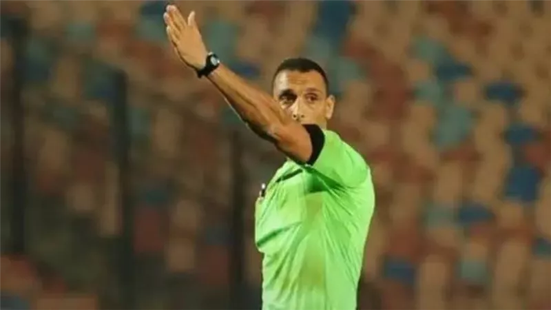 تعرف على طاقم تحكيم مباراة الزمالك وسيراميكا كليوباترا في ثمن نهائي كأس مصر