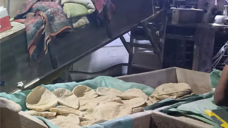 «التموين» تحسم الجدل بشأن زيادة سعر الخبز المدعم