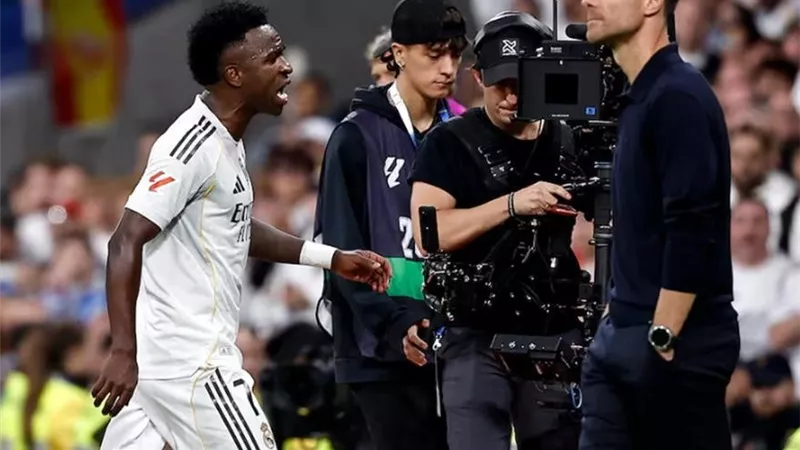 كريستوف دوجاري ينتقد فينيسيوس: تصرفاته المبالغ فيها تهدد مستقبله مع ريال مدريد