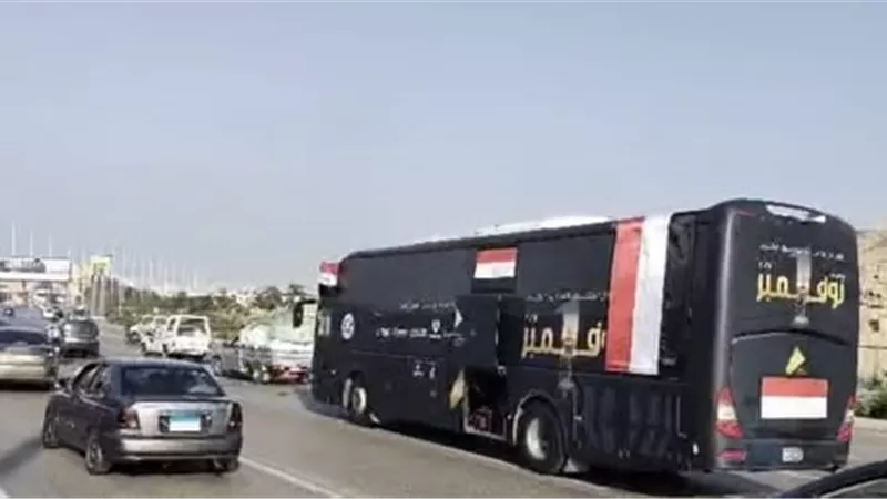 الجيزة تطلق حافلات تجوب الشوارع احتفالا بافتتاح المتحف المصري الكبير