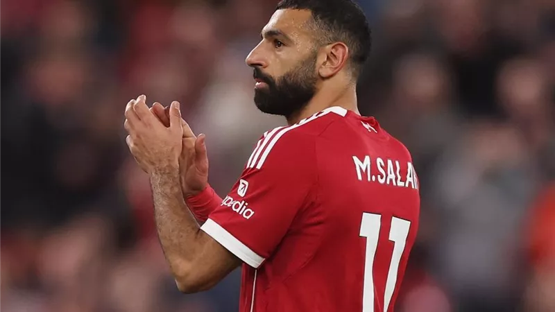 برادلي: محمد صلاح أسطورة ليفربول وأتعلم منه يوميًا داخل وخارج الملعب
