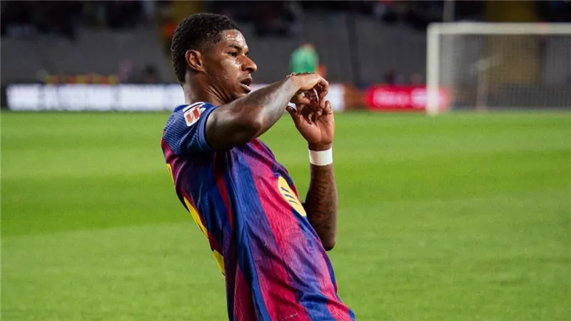 برشلونة يفوز بثلاثية على إلتشي في الدوري الإسباني