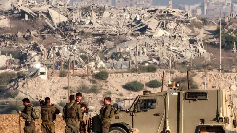 قوات الاحتلال تقصف بعض المناطق في غزة مما أسفر عن سقوط شهيدين