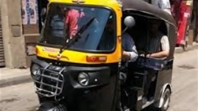 ضبط توكتوك بداخله ماكينات صرف خبز و194 بطاقة تموينية بكفر الشيخ.. تفاصيل