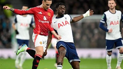 تعرف علي التشكيل الرسمي لتوتنهام ضد مانشستر يونايتد بالدوري الانجليزي