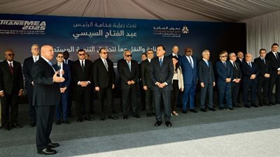 رئيس الوزراء يشهد اصطفاف وسائل النقل بالمعرض الدولي للنقل الذكي