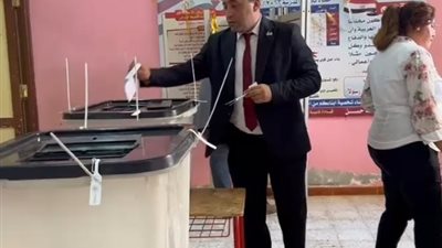 أمين تنظيم حزب العدل يدلي بصوته في انتخابات النواب بأسيوط
