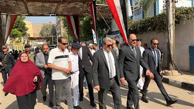 اللواء وائل نصار يتفقد الخدمات الأمنية في لجان انتخابات أسيوط