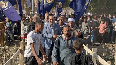 وسط إقبال الناخبين.. اللواء حسن علي عباس يتفقد سير العملية الانتخابية في قنا 