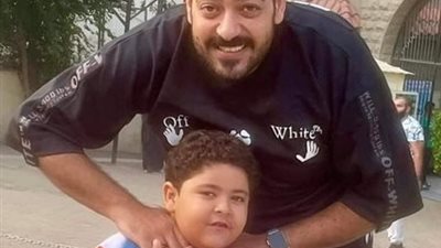 يارتني كنت مكانه .. شقيقة إسماعيل الليثي تبكي في أول ظهور لها بعد وفاته