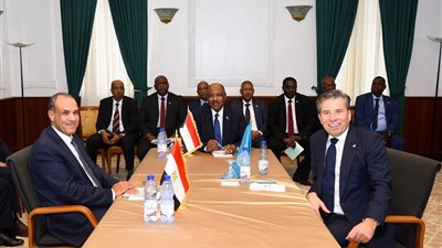 اجتماع ثلاثي في بورسودان لبحث الجهود الإنسانية في السودان