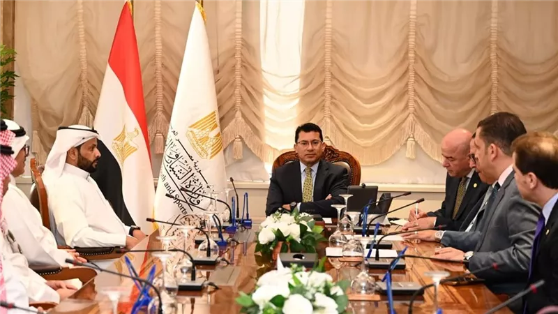 وزير الرياضة يبحث مع الوفد السعودي سبل تعزيز تبادل الخبرات في مجال العمل التطوعي