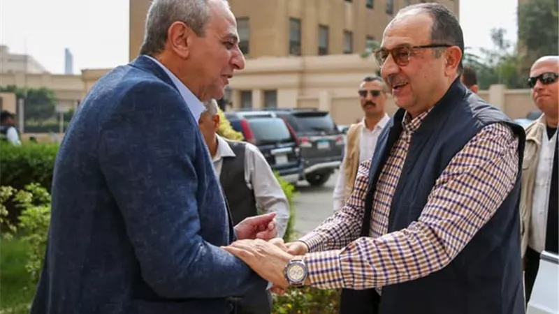 وزير قطاع الأعمال ومحافظ الغربية يتابعان تنفيذ المرحلة الثانية من تطوير “غزل المحلة”