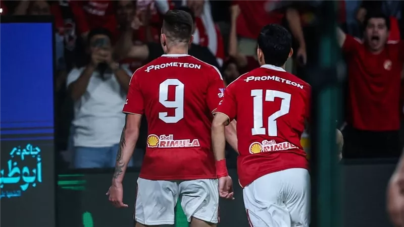 الأهلي يهزم سيراميكا كليوباترا بثنائية ويتأهل إلى نهائي كأس السوبر المصري