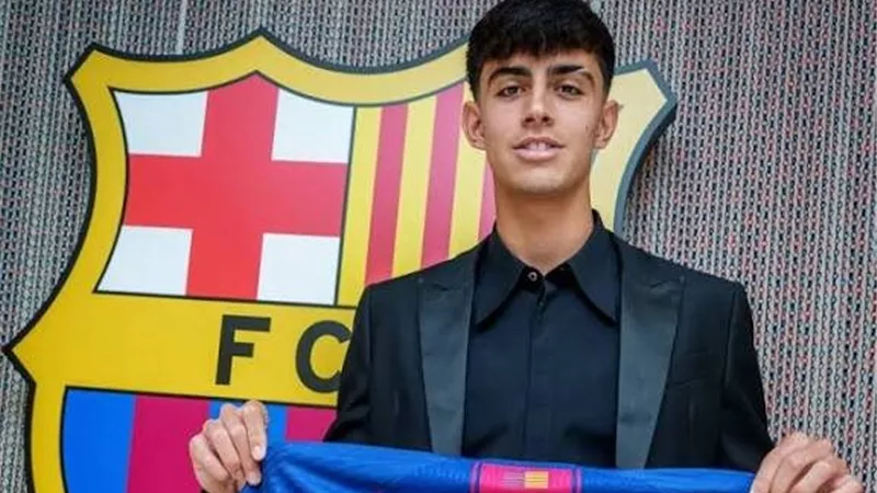 برشلونة يحسم موقفه من بيع أو إعاره اللاعب مارك بيرنال 