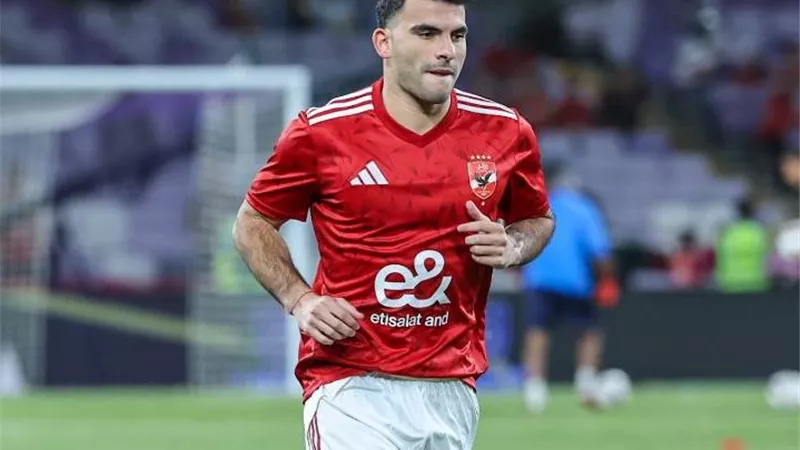 زيزو يتوج بجائزة رجل مباراة الأهلى والزمالك في نهائي السوبر