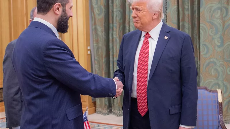 «اجتماع تاريخي».. الرئيس الشرع يلتقى اليوم بنظيره الأمريكي في البيت الأبيض