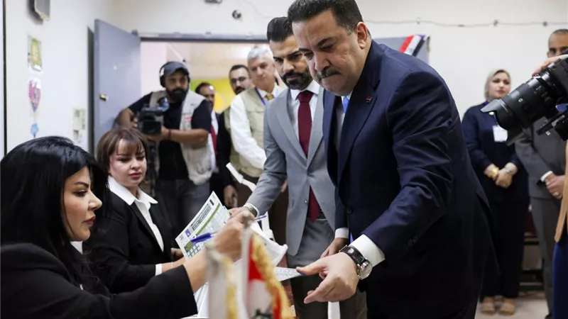 العراقيون يبدأون التصويت في الانتخابات البرلمانية اليوم.. والسوداني: الأجواء مستقرة