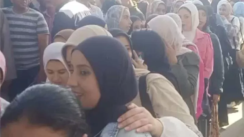 النساء يتصدرن المشهد أمام اللجان الانتخابية بالبحيرة في انتخابات مجلس النواب 2025