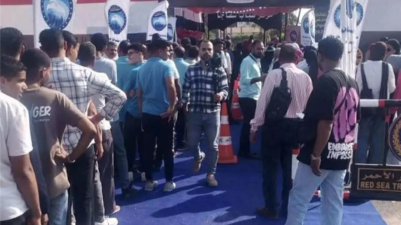إقبال كثيف من المواطنين على لجان سفاجا في اليوم الثاني للتصويت بانتخابات النواب
