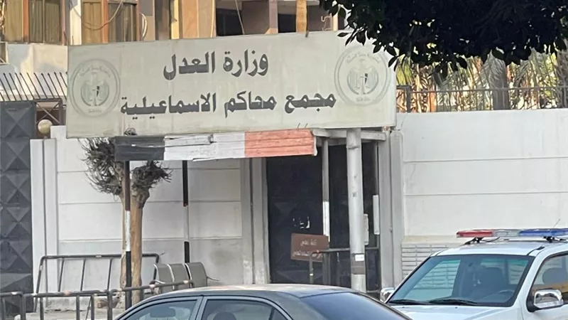 نيابة الإسماعيلية تحيل 13 متهما للمحكمة بتهمة البلطجة وترويع المواطنين بأبو عطوة 