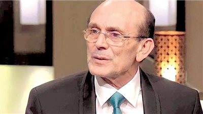 محمد صبحي يلتقي جمهوره من خلال بث مباشر جديد بعد تعافيه من المرض