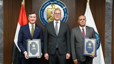 مصر تمد التزام خليج السويس ودلتا النيل مع 