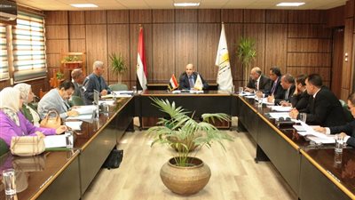 لجنة تدوير المخلفات الصلبة والزراعية بجامعة أسيوط تتابع جهود التوسع في مشروعات الاستدامة