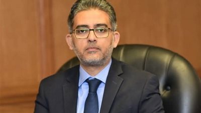 رئيس الوزراء يعين د. أحمد عبد العزيز نائبا لرئيس الهيئة العامة للرقابة المالية