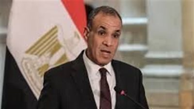 وزير الخارجية يبحث مع نظيره الصيني تعزيز العلاقات الثنائية هاتفيا
