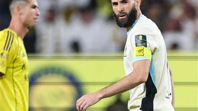 بنزيما يكشف حقيقة علاقته برونالدو ويثني على حياته ومسيرته في السعودية