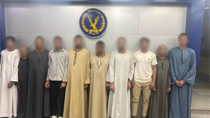 الداخلية تكشف ملابسات اعتداء أنصار مرشح على لجنة انتخابية بقنا وتضبط 10 متهمين