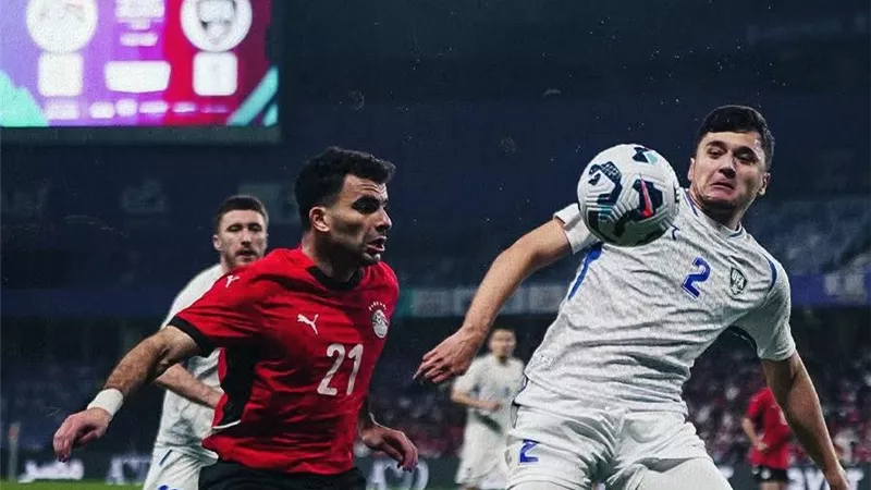 طبيب منتخب مصر يكشف الحالة الصحية لثلاثي الفراعنة بعد إصابتهم في مباراة أوزبكستان