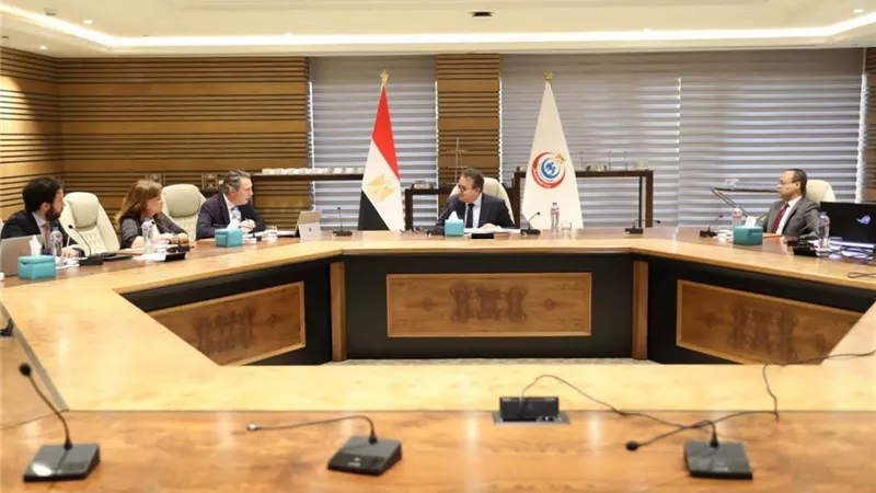 وزارة الصحة تناقش مع البنك الأوروبي خطط التوسع في المشروعات الصحية القوميك