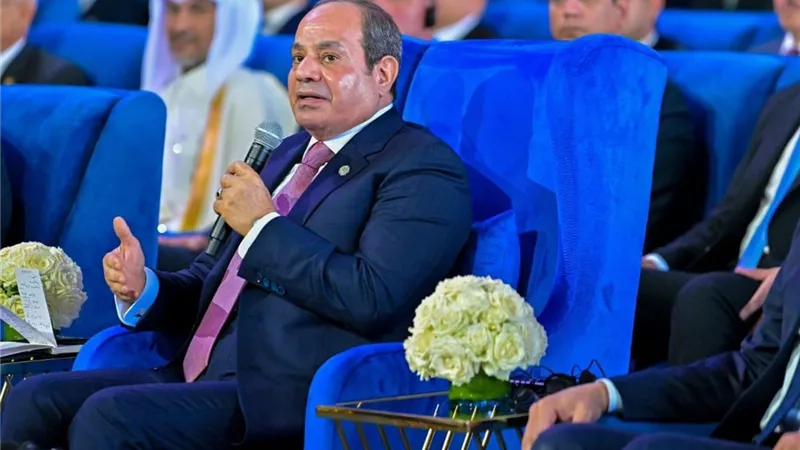 الرئيس السيسى يشهد افتتاح عدد من المحطات البحرية بالمنطقة الاقتصادية لقناة السويس