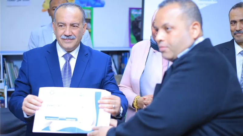 محافظ أسيوط في ندوة الذكاء الإصطناعي: تحديات تجدد سوق العمل وفرص تفتح آفاقاً عالمية