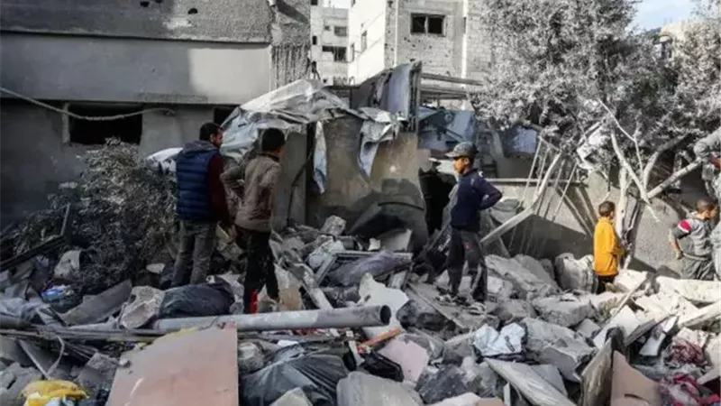 تصاعد القصف الإسرائيلي على غزة: غارات جوية ومدفعية تستهدف خان يونس والشجاعية ورفح
