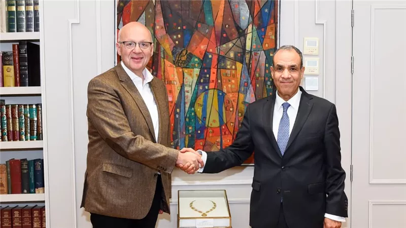 وزير الخارجية يلتقي النائب الألماني ألكسندر رضوان لبحث تعزيز العلاقات الثنائية