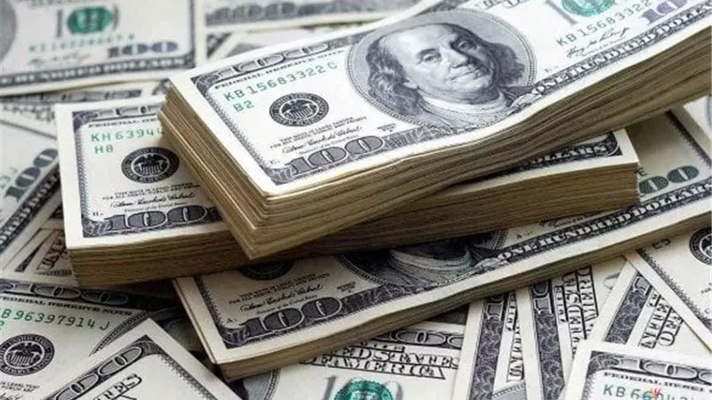 الأخضر بكام .. أسعار الدولار أمام الجنيه في بداية التعاملات المسائية 
