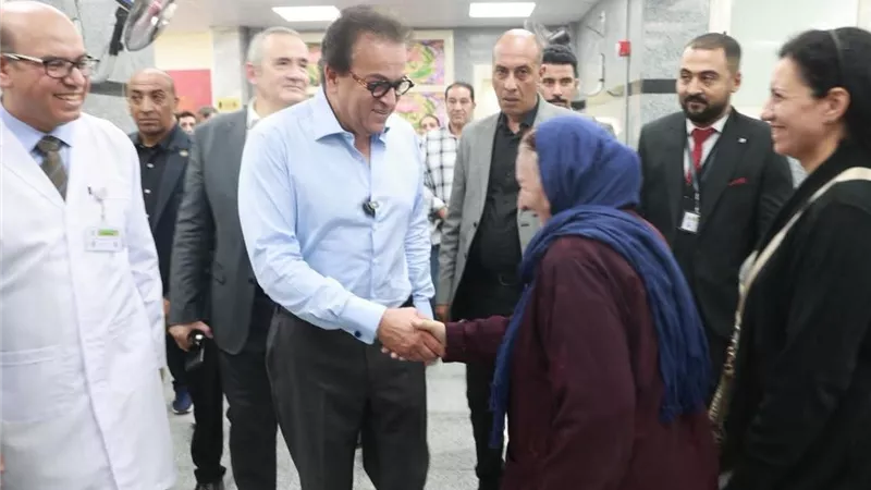 وزير الصحة يتفقد أعمال تطوير العيادات الخارجية بمستشفى الجمهورية التعليمي