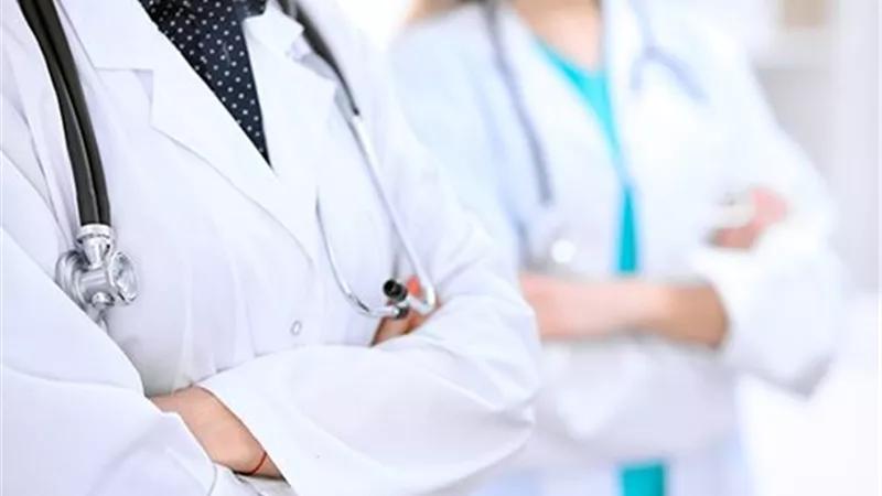 تنظيم ظهور الأطباء عبر القنوات الفضائية.. النقابة العامة للعلاج الطبيعي توضح