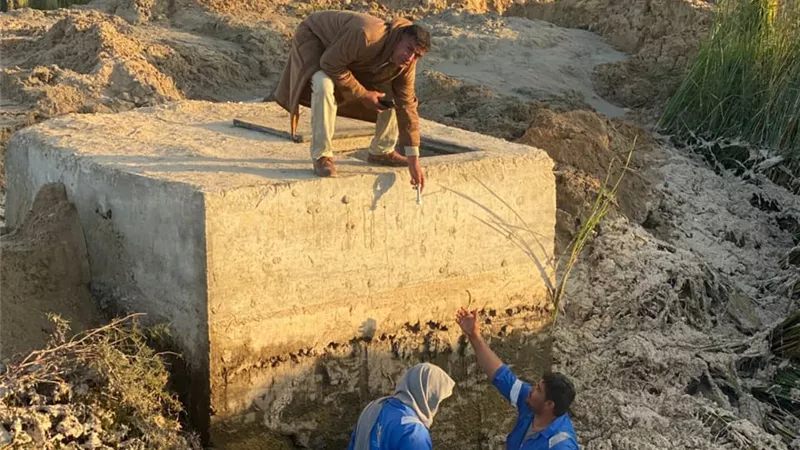 الانتهاء من أعمال اصلاح كسر مفاجئ شرق البحيرات بالقنطرة شرق 