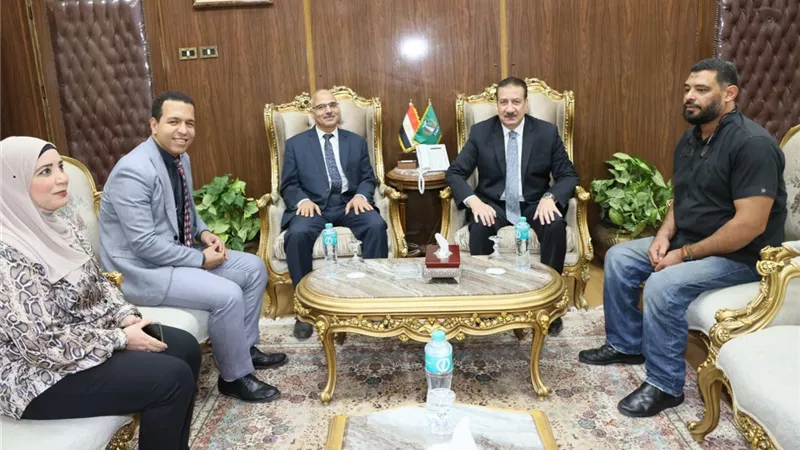 محافظ المنوفية يلتقى وفد بنك الاستثمار القومى لمناقشة الموقف التنفيذى للمشروعات الجاري تنفيذها 