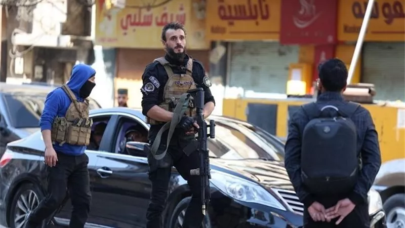 جريمة طائفية تهز مدينة حمص والأمن يفرض حظر تجوال.. تفاصيل