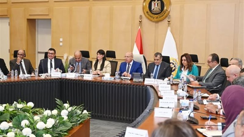 وزير الصناعة والنقل