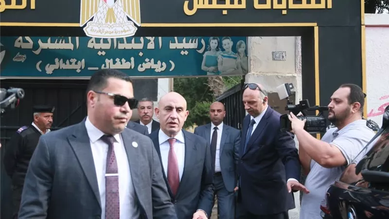 وزير التعليم يشارك في التصويت بانتخابات مجلس النواب 2025
